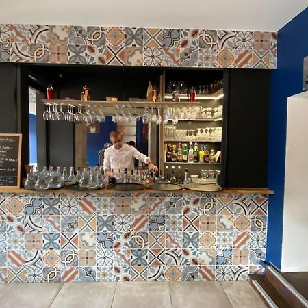 Hotel Restaurant La Place Saint-Amand-Mont-Rond Buitenkant foto