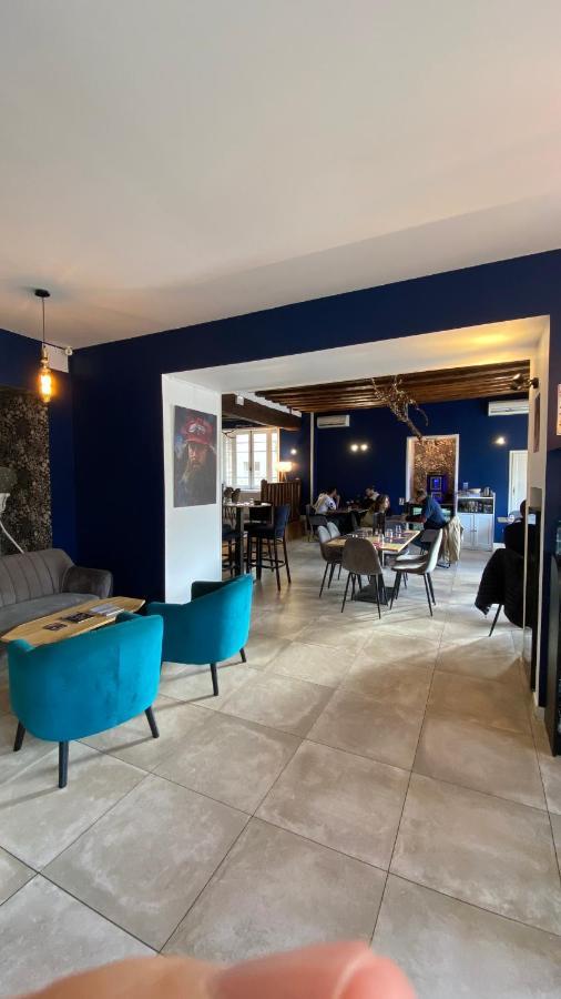 Hotel Restaurant La Place Saint-Amand-Mont-Rond Buitenkant foto